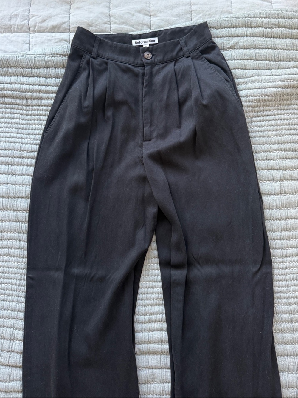 Reformation Black Pleated women’s Trousers